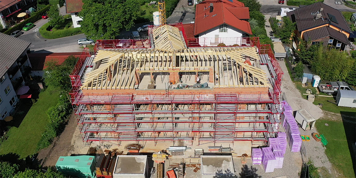 Neubau_eines_Mehrfamilienhauses_mit_14_Wohnungen_am_Chiemsee_Main